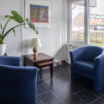 zithoekje met 2 clubfauteuils