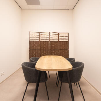 tafel met 4 stoelen